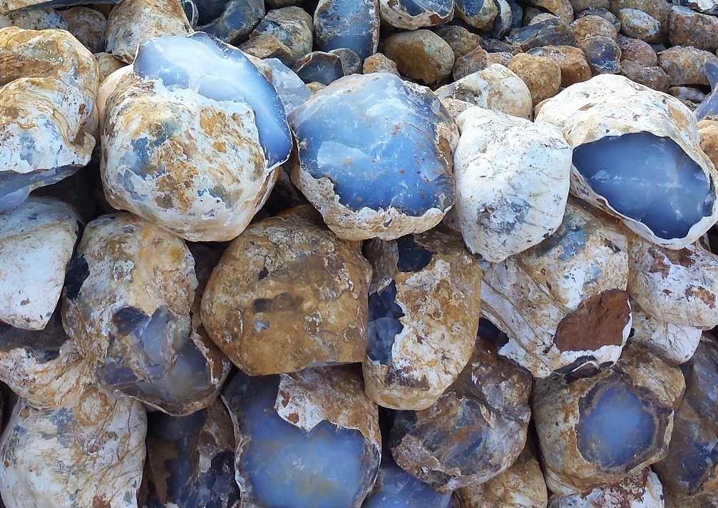 blue chalcedony C grade