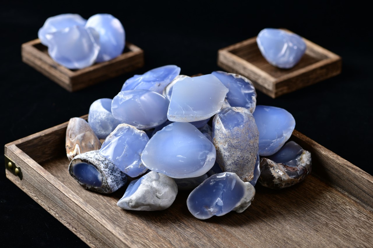 blue chalcedony rough