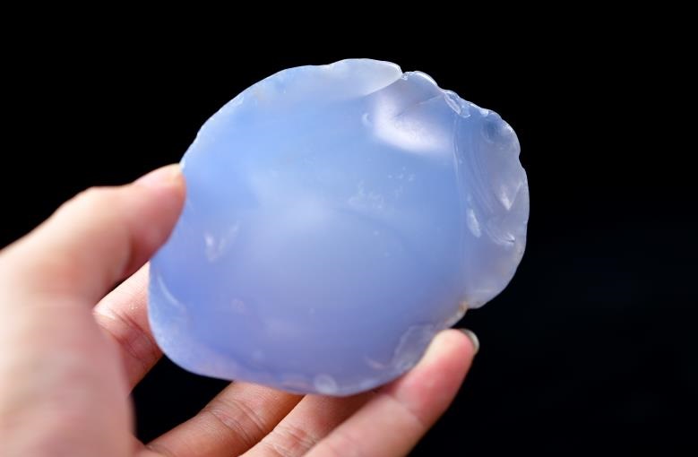 blue chalcedony rough