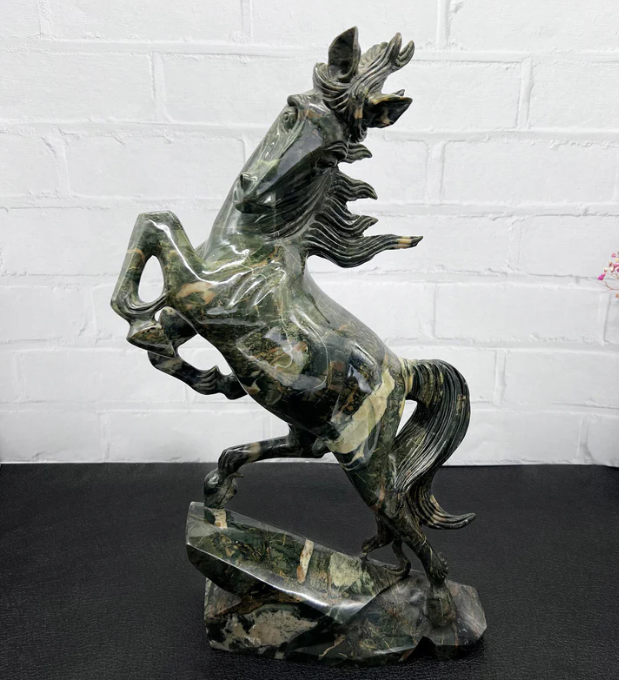 jade horse 2